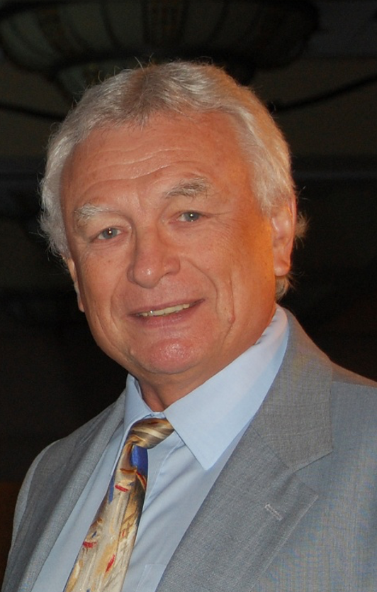 Dr. Laszlo Tabar headshot